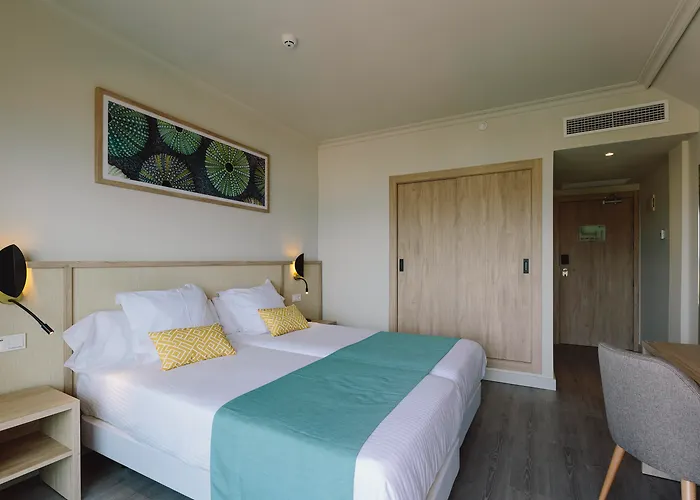 Hotel with view: Aluasoul Palma Hotel Adults Only